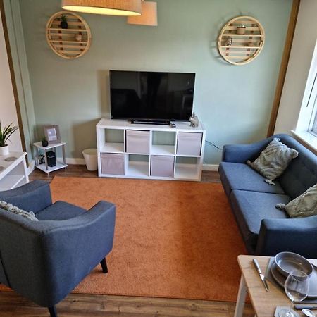 Lovely 2 Bedroom Serviced Apartment With Parking Mansfield Eksteriør bilde