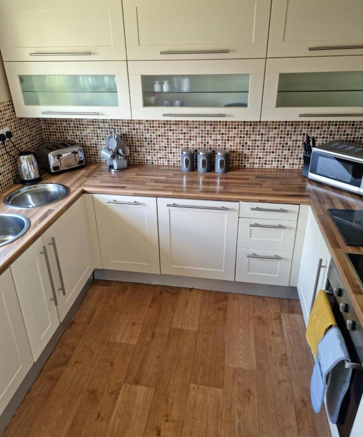 Lovely 2 Bedroom Serviced Apartment With Parking Mansfield Eksteriør bilde