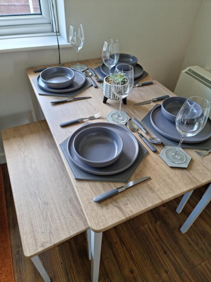 Lovely 2 Bedroom Serviced Apartment With Parking Mansfield Eksteriør bilde